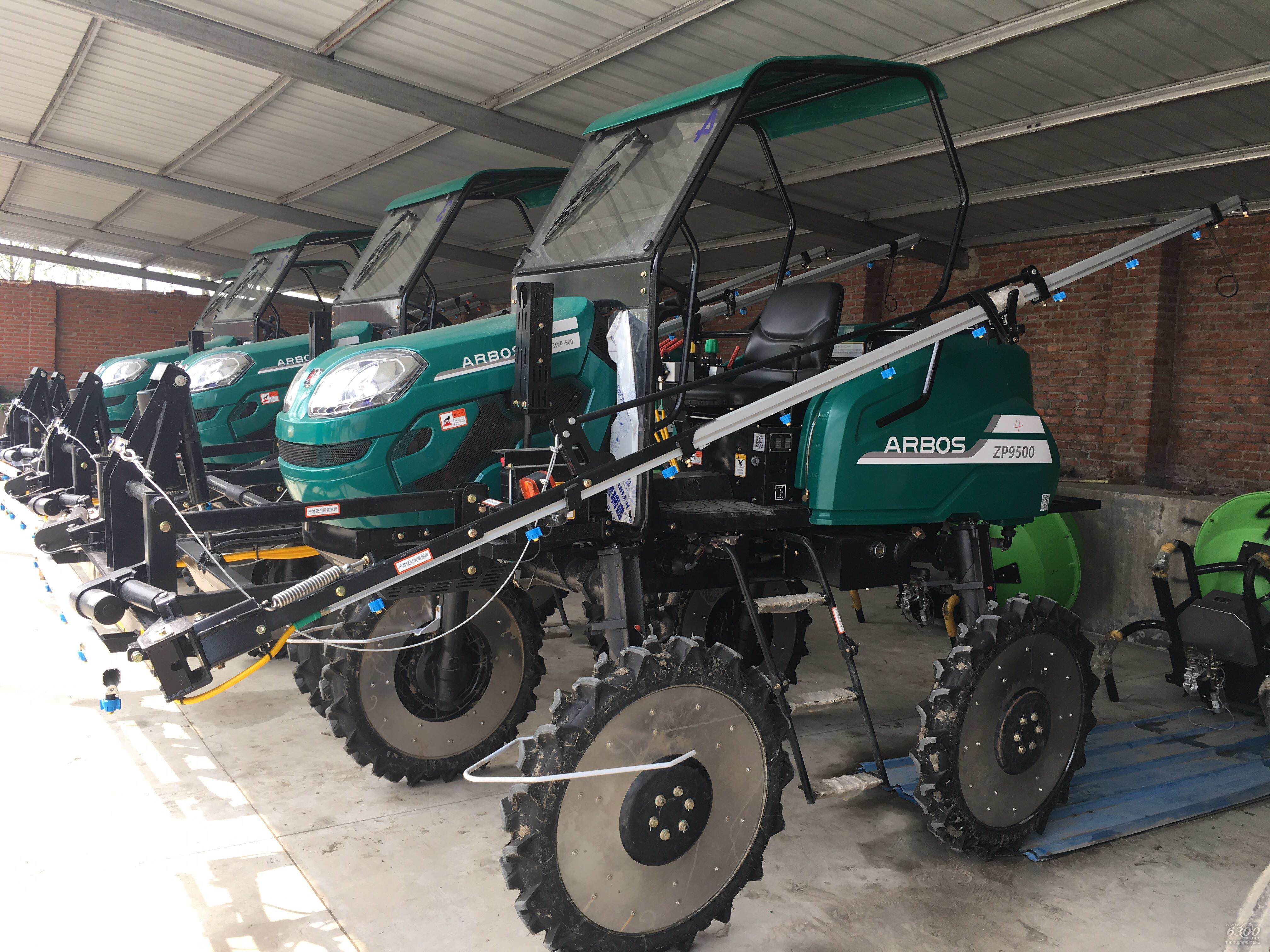 合作社内的阿波斯植保机械