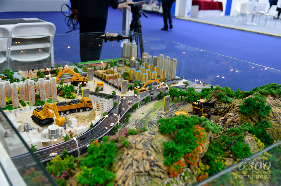 雷沃工程机械沙盘演示