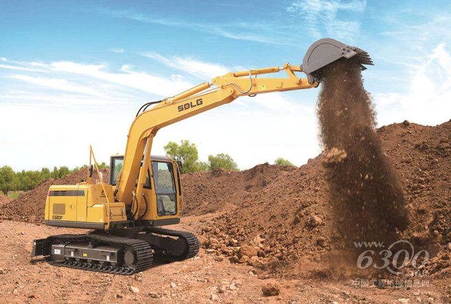 临工小挖成为甘亚萍夫妇的致富好帮手