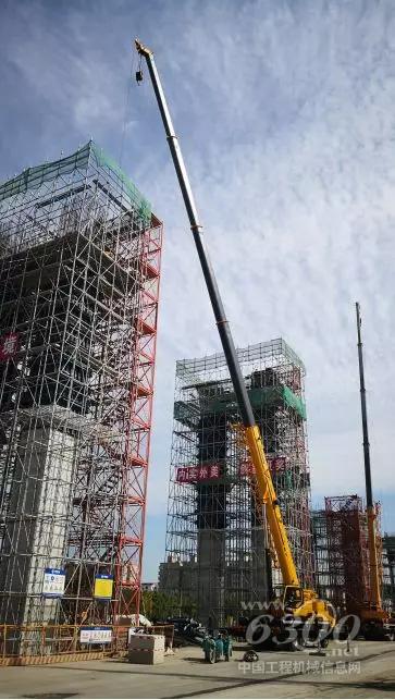 进行混凝土模板吊装工作