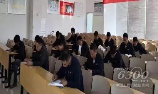 “巧匠杯”技能比武三一湖北理论笔试进行中