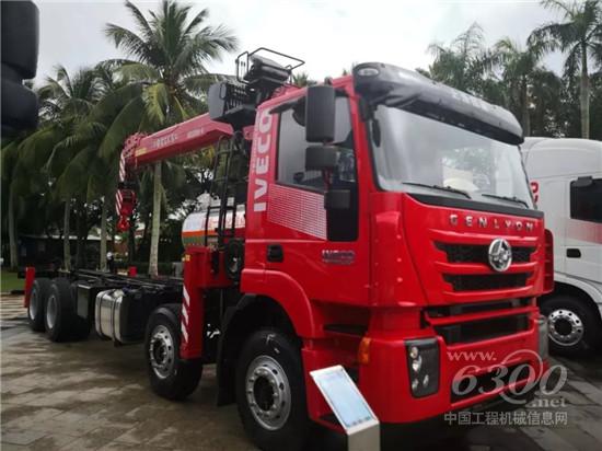 红岩杰狮随车吊卡车的每个角落都藏着惊喜