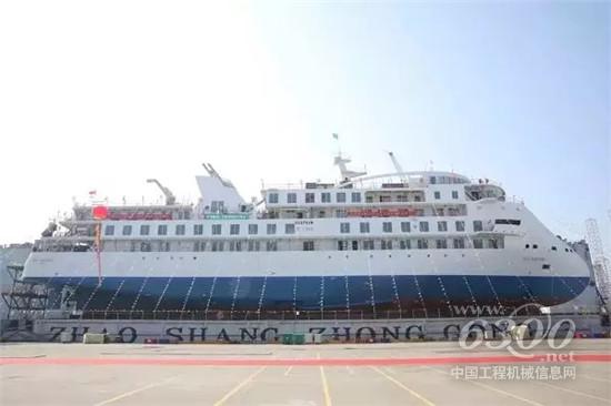 中国首艘国产极地探险邮轮下水