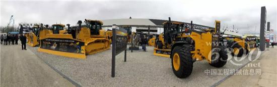 约翰迪尔平地机产品强势出征