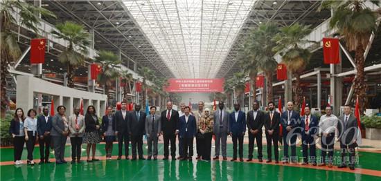 三一厂房里办“展会”