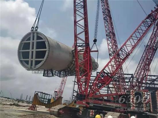 　　8月1日，由中国化学工程第十一建设有限公司第四工程公司承建的尼日利亚丹格特炼油及石化项目石脑油加氢处理和铂重整装置(MS装置)首台超重超高(重586吨,高52米,直径7.5米)单体设备---稳定塔成功吊装就位。