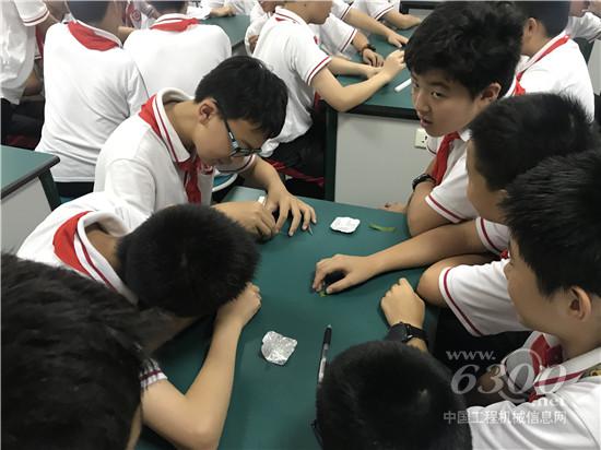 科学启蒙再行动 “日立理科教室”上海开课