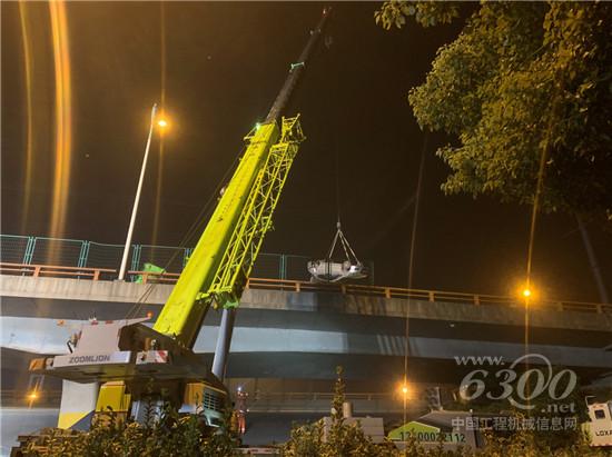 中联重科十余台起重机正在救援