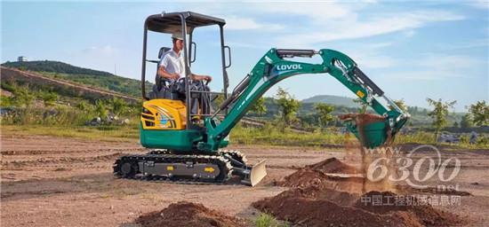 雷沃小青挖斩获青岛工业设计大奖赛“智能设计奖”