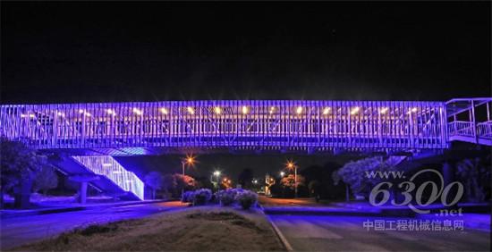 ​广东省首座铝合金人行天桥在肇庆开通落成!