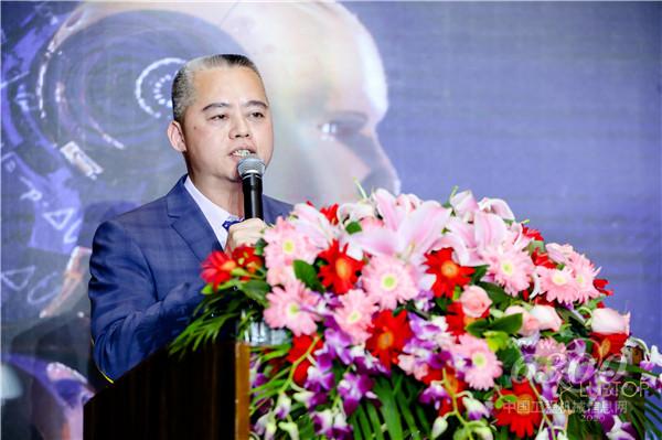 主办方中国润滑油信息网CEO王健伟先生致辞