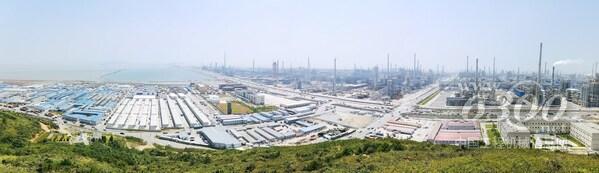 舟山项目全景照(图片来源:浙江石化舟山项目)