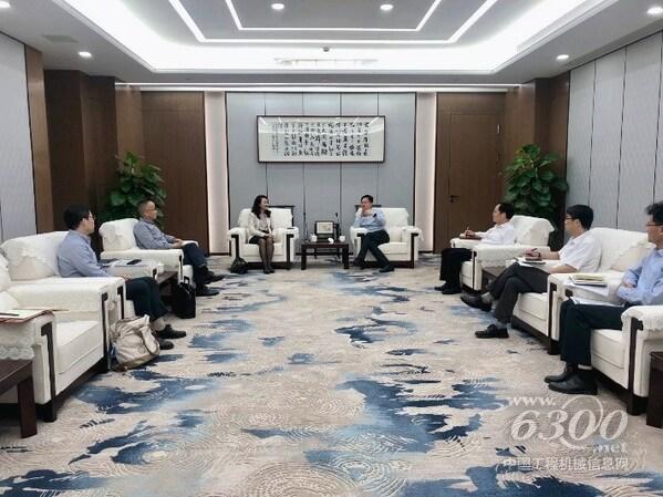 阿科玛就波士胶扩产和增资议题与常熟市委、经济开发区进行友好交谈