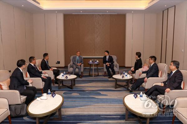 阿科玛应邀与张家港市政府就增资项目展开会谈