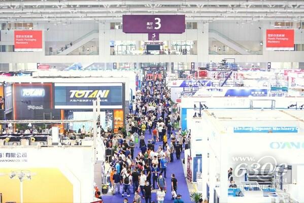 “CHINAPLAS 2023 国际橡塑展”不但展示创新科技,现场同期活动也聚焦绿色话题,探讨碳中和、循环经济与可持续发展理念,满足行业需求。