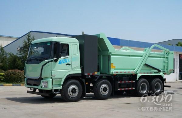 图为业绩会现场管理层合影