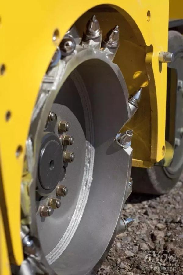 宝马格铣刨机,更厚的铣刨鼓壳体钢板