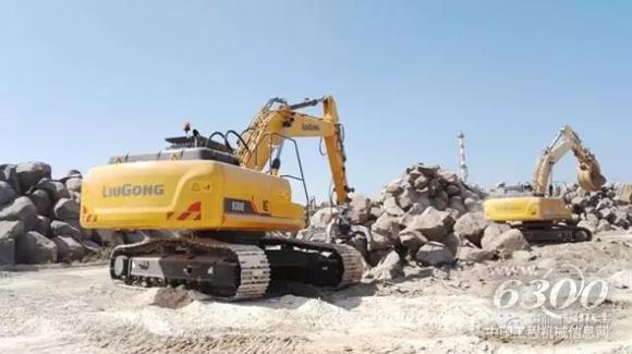 柳工930E<a href=//product.d1cm.com/wajueji/ target=_blank>挖掘机</a>参加以色列最大港口阿什杜德港的建设