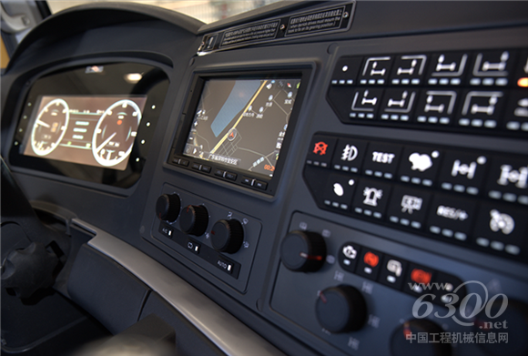 中控台的各种功能分布很合理很容易上手