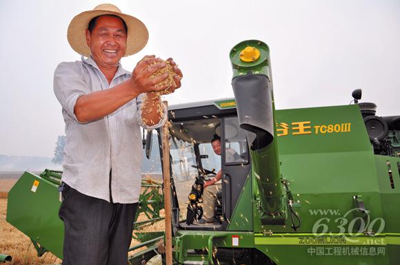 中联重科谷王TC80小麦机技术升级 助力“三夏”高效机收