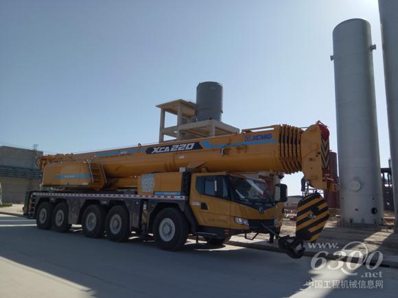 徐工XCA220<a href=//product.d1cm.com/quandimiandiao/ target=_blank>全地面起重机</a>