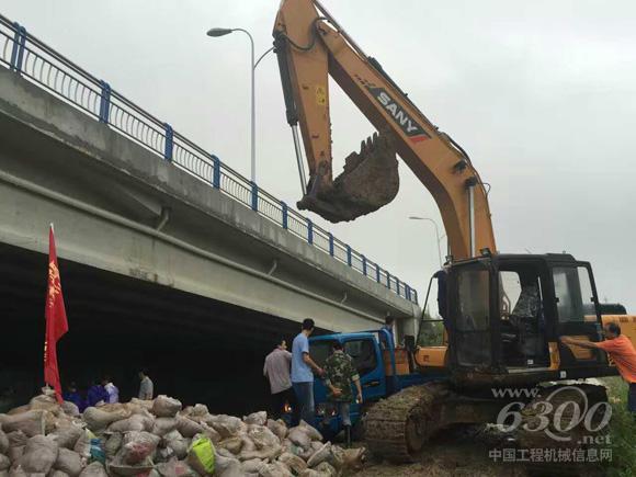 三一挖掘机在现场救援