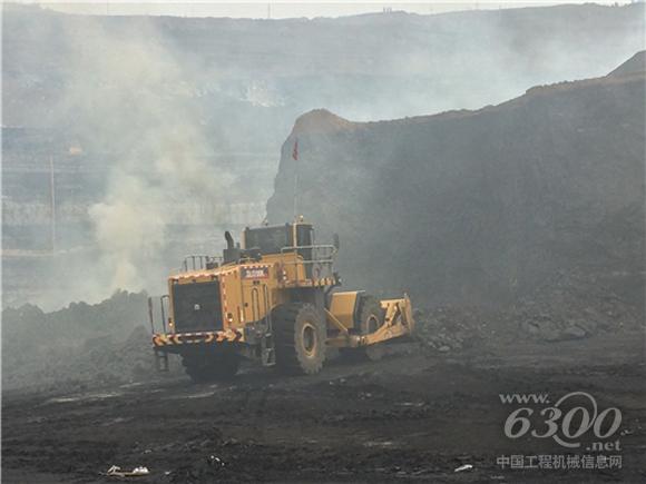 徐工LW1200K装载机在山西平朔煤矿施工