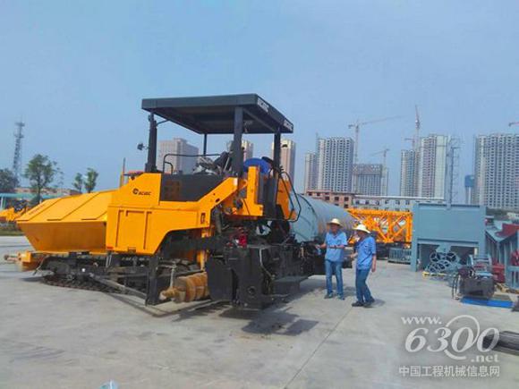 陕建机械摊铺机