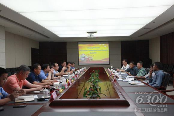 马来西亚多家公司到<a href=//product.d1cm.com/brand/shanjian/ target=_blank>陕建机</a>械参观洽谈