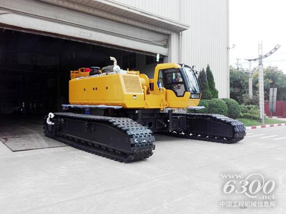 徐工首台多功能<a href=//product.d1cm.com/lvdaidiao/ target=_blank>履带吊</a>起重机XGC100HD下线