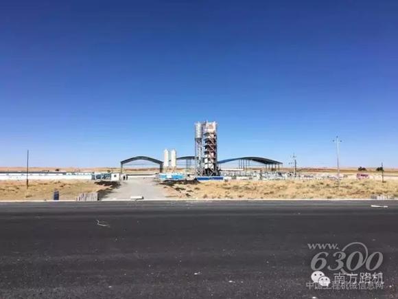 南方路机GLB5000<a href=//product.d1cm.com/liqingjiaoban/ target=_blank>沥青搅拌</a>设备在京新高速施工