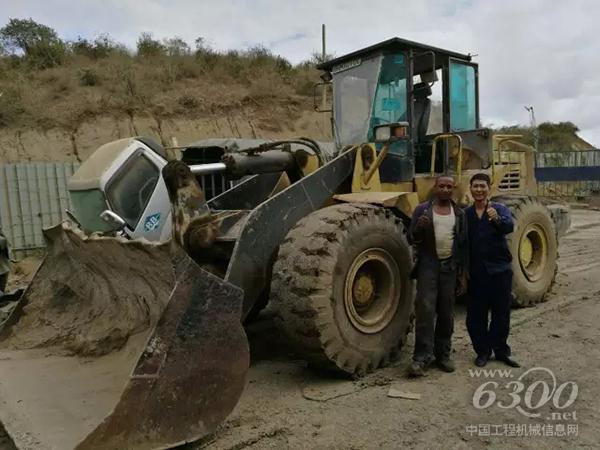 在肯尼亚使用了23000多小时的徐工LW541装载机