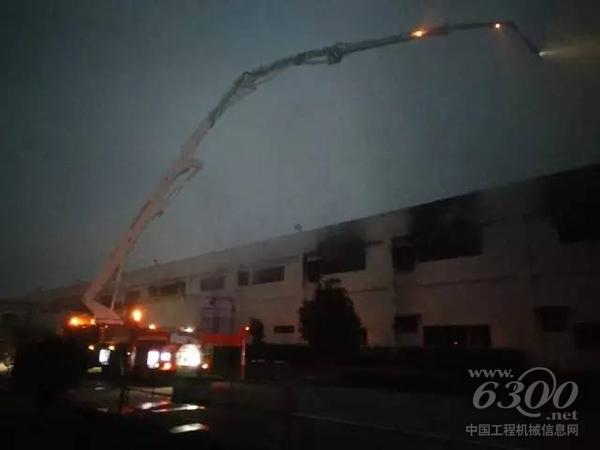 电池厂凌晨突发大火 三一“消防侠”全力救援