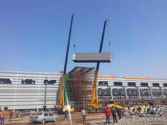 两台<a href=//product.d1cm.com/brand/xcmg/ target=_blank>徐工</a>G一代XCT25<a href=//product.d1cm.com/qichediao/ target=_blank>汽车起重机</a>