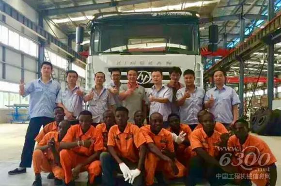 上汽红岩在尼日利亚CKD组装重卡下线