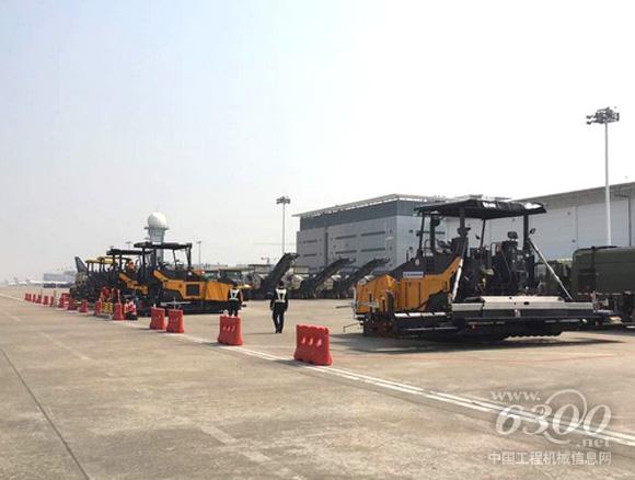 陕建机械4台ABG8620沥青混凝土<a href=//product.d1cm.com/liqingtanpuji/ target=_blank>摊铺机</a>助力厦门机场建设