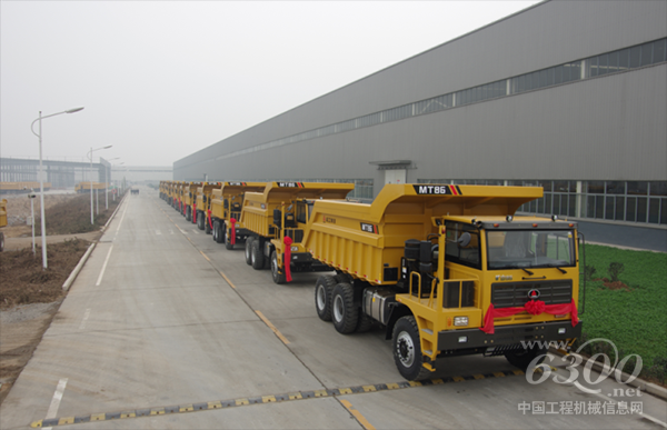 临工重机研发生产的MT86非公路矿用自卸车