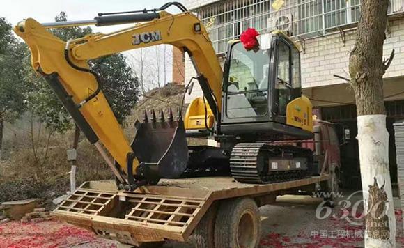 山重建机<a href=//product.d1cm.com/wajueji/ target=_blank>挖掘机</a>“出嫁”