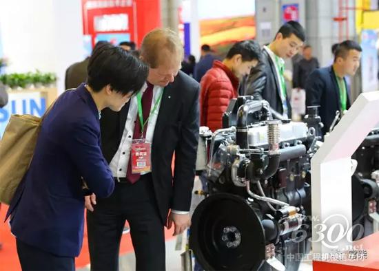 外国客商关注常柴4H11多缸柴油机