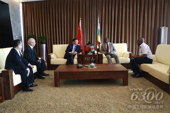 泰富董事长张勇会见中非共和国总统经济参赞特使一行