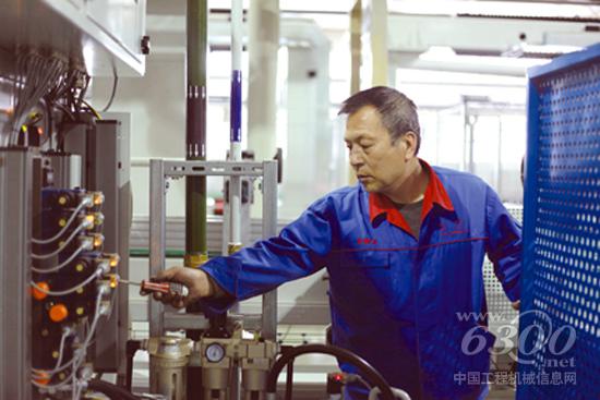 瓦轴集团刘长福用坚韧铺就工匠路