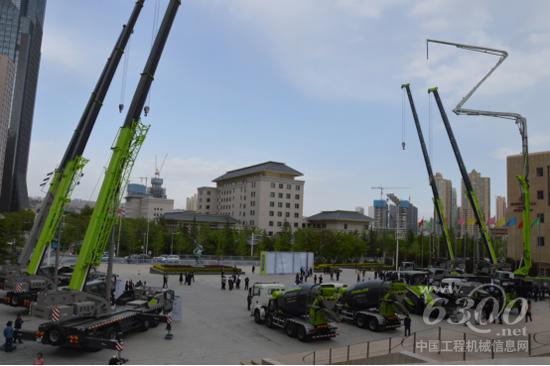 中联重科4.0产品整齐排列