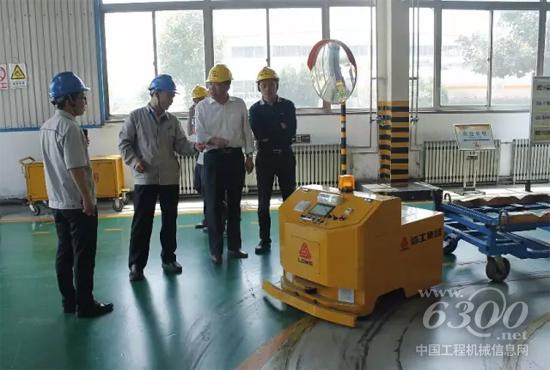 山东技师学院第一副院长田文太一行4人到临工调研交流