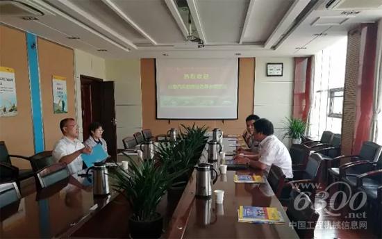 临沂众泰汽车有限公司人力资源部长薛庆乾等到临工交流