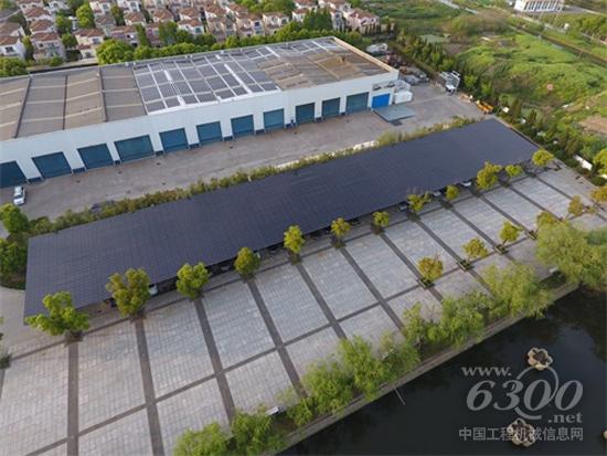 地面停车棚顶:2520个组件,7个逆变器,装机容量289.8kW