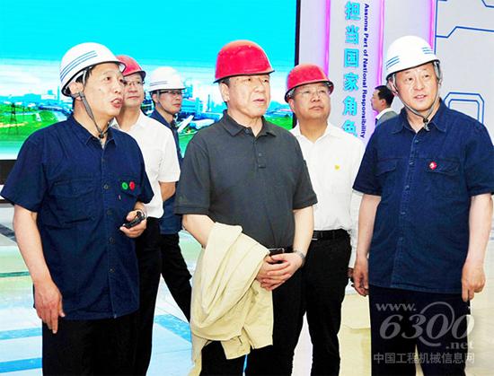 全国政协副主席卢展工率队到河钢邯钢调研