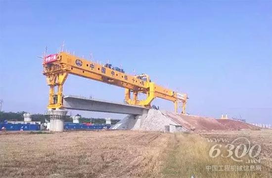 徐工“大黄蜂”顺利完成济青高铁首跨重任！
