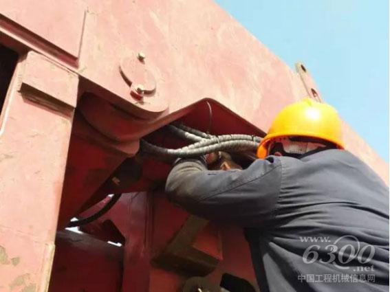 无论是寒冬还是烈日,小欧都是随叫随到,忠实履行三一服务承诺