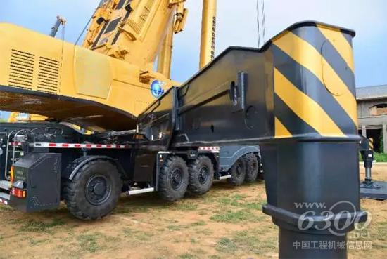 XCA1200全地面起重机底盘为八桥设计