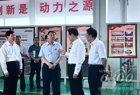 询问产品的研发与设计情况